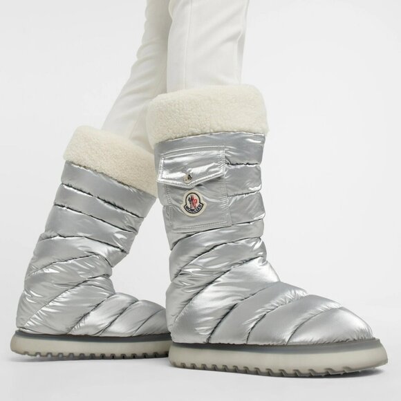 Moncler Gaia down snow boots logo-adorned ,snap-buttoned flap pockets Size 37 - Picture 1 of 16